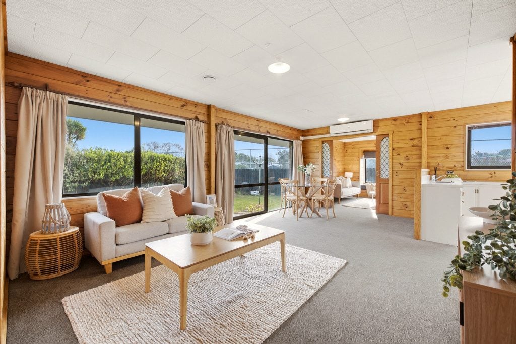 2/35 Dominion Avenue, Spreydon, Christchurch - Carousel 1