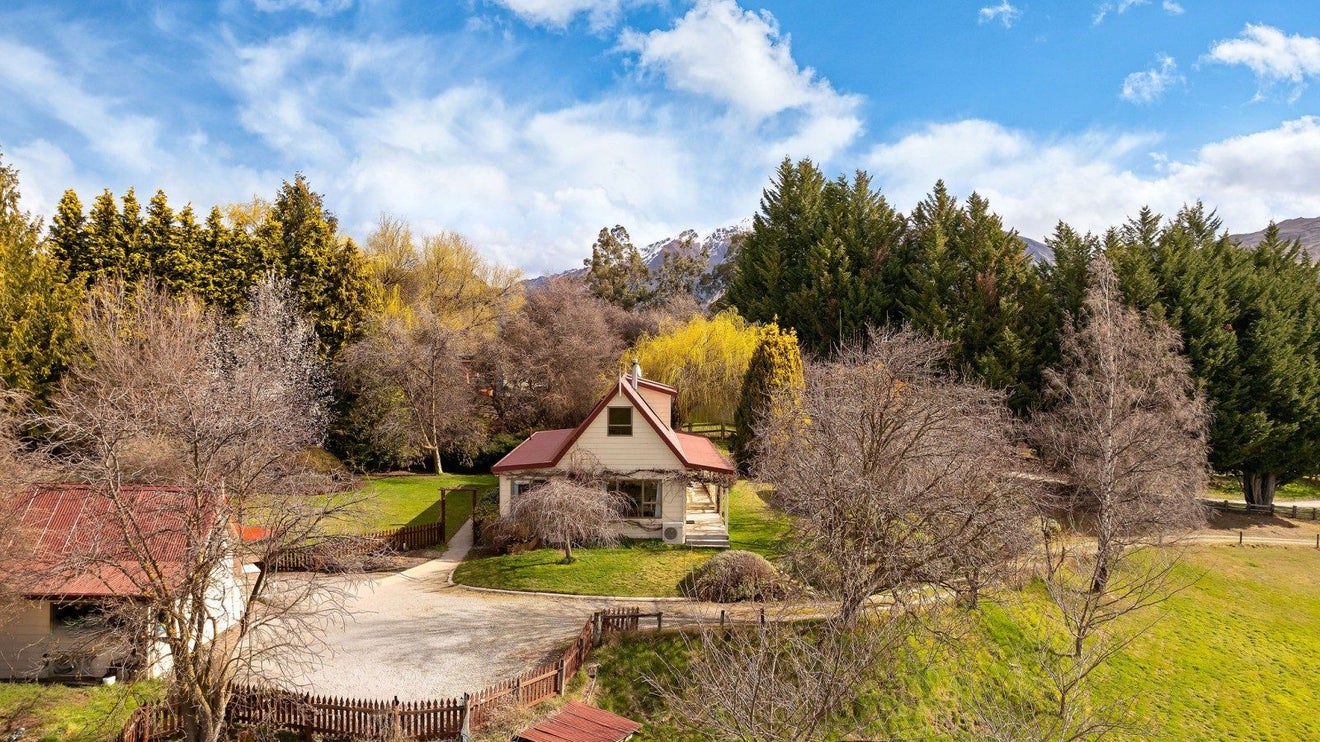 35 Mountain View Road, Dalefield, Queenstown - Carousel 2