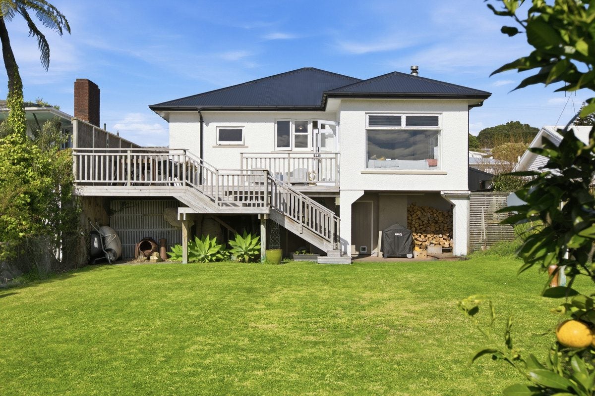 53 Gilbert Street, New Plymouth, New Plymouth - Carousel 1