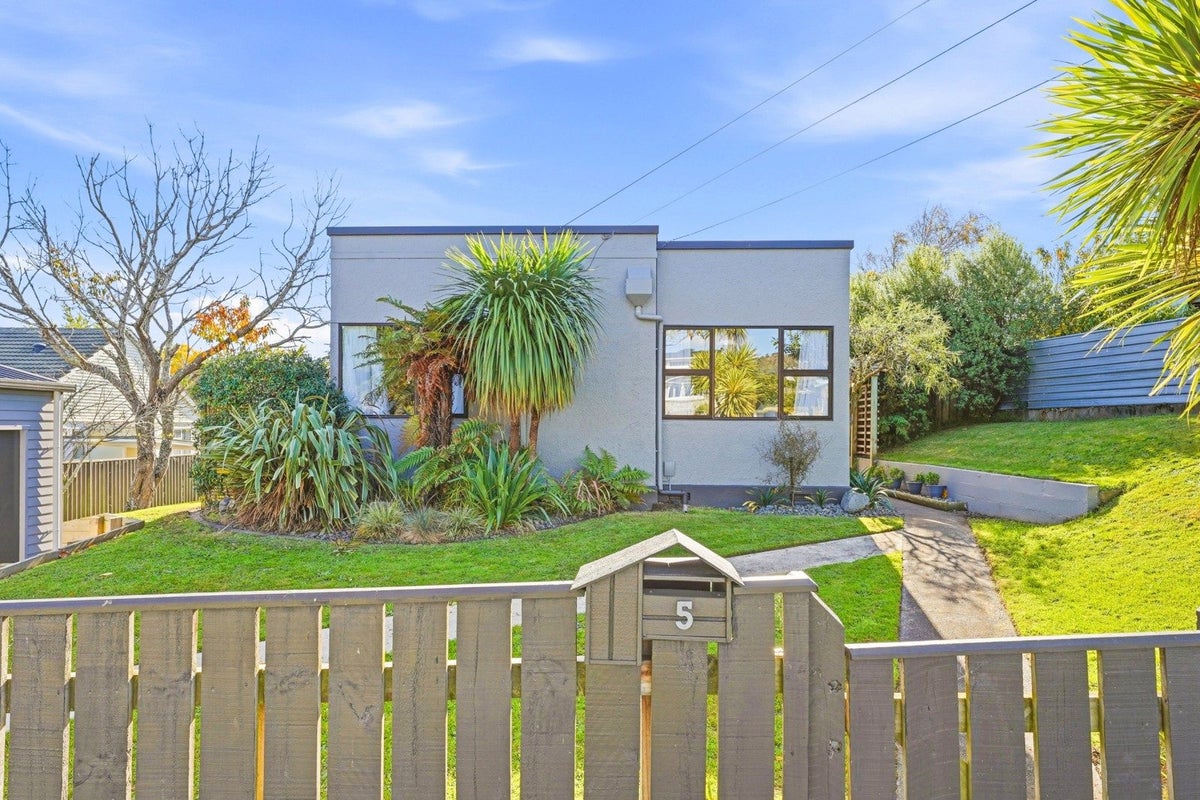5 Nixon Street, Whanganui East, Whanganui - Carousel 1