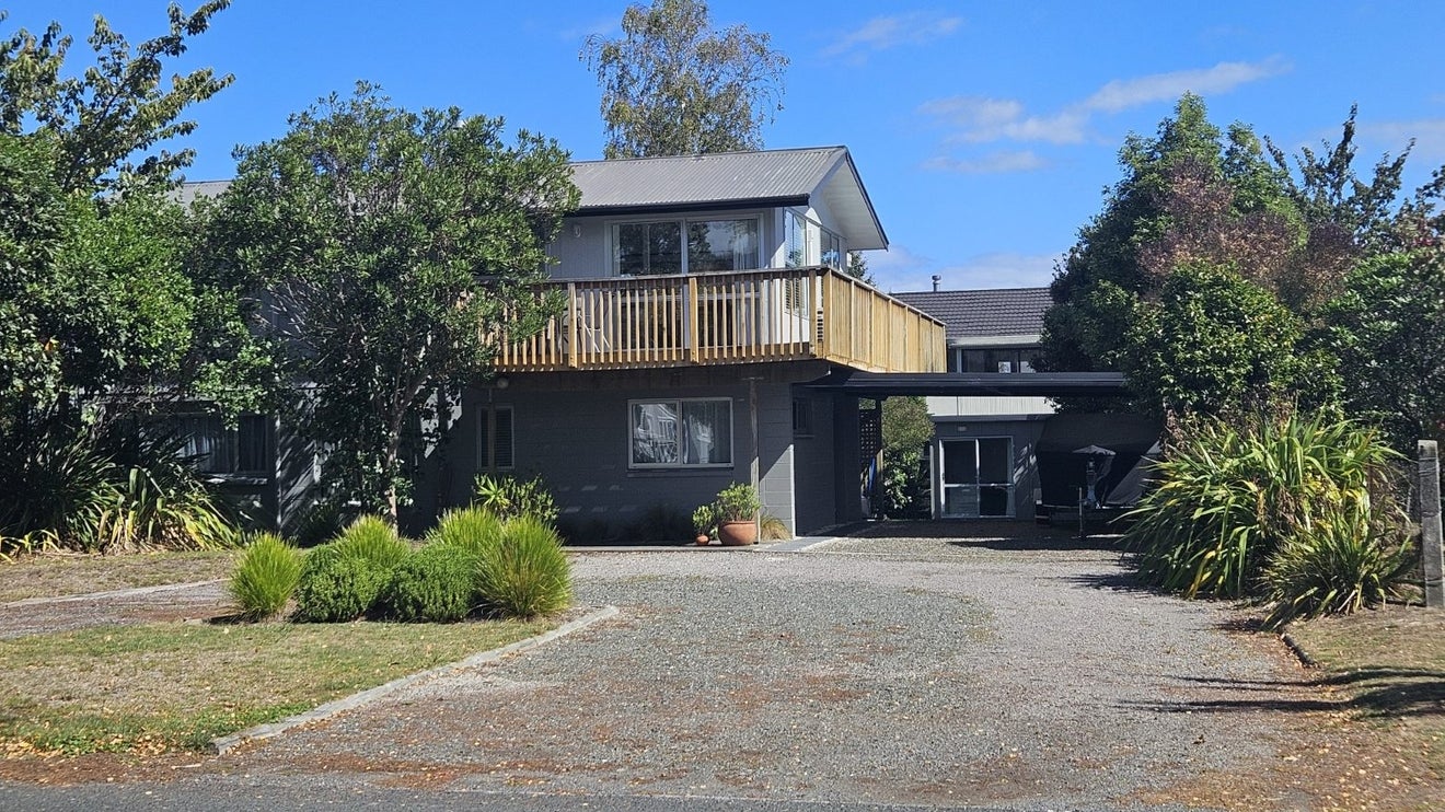 14 Ogilvie Road, Kinloch, Taupo - Carousel 1