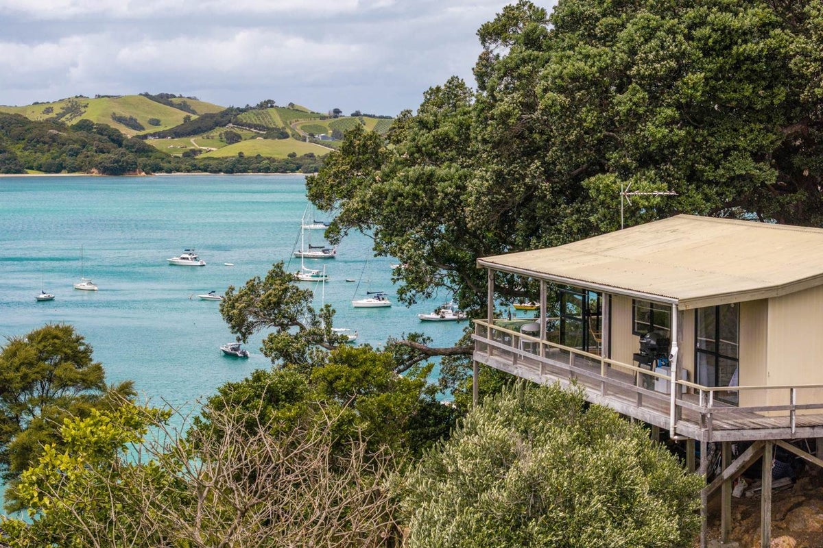 6 Pohutukawa Avenue, Omiha, Waiheke Island - Carousel 25