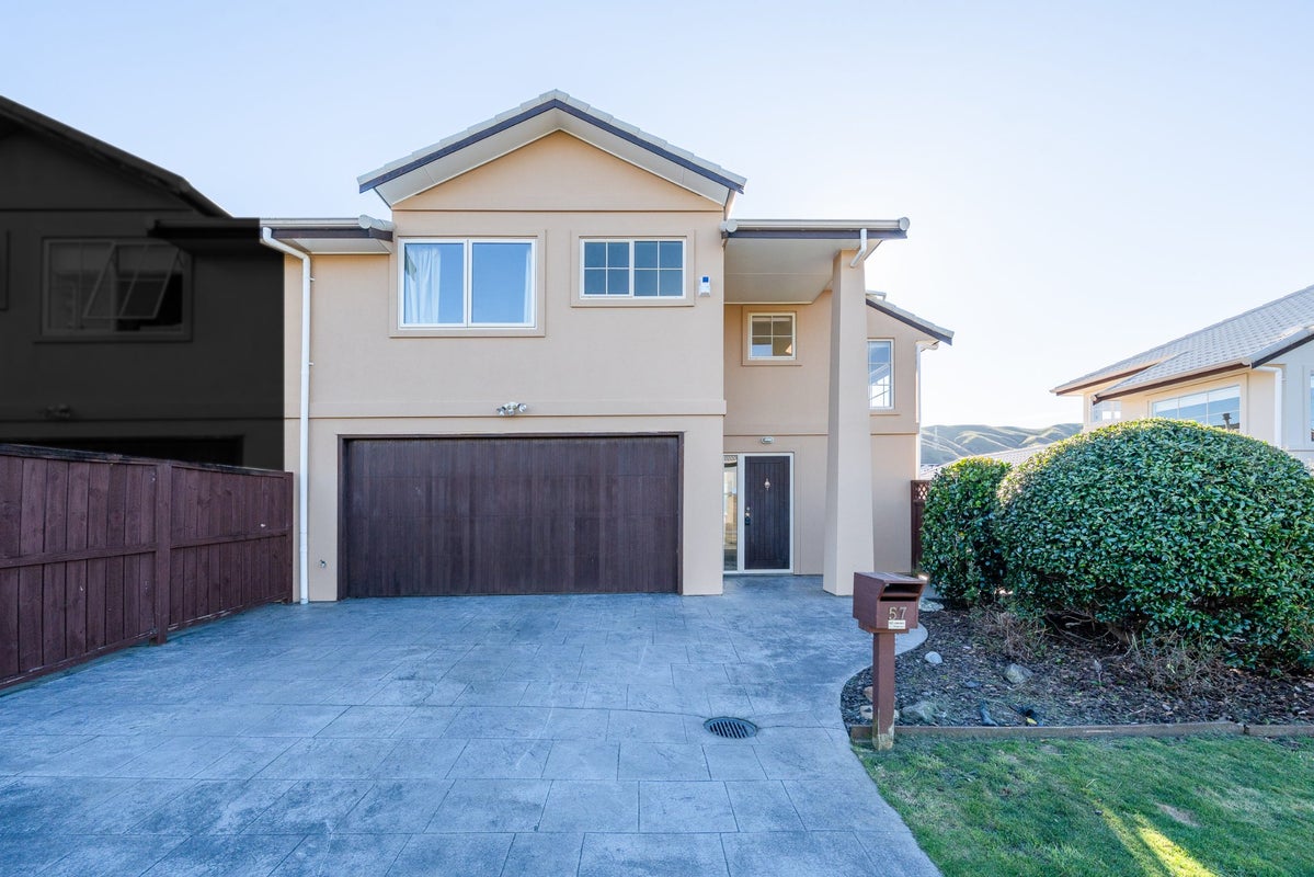 57 Lakewood Avenue, Churton Park, Wellington - Carousel 1