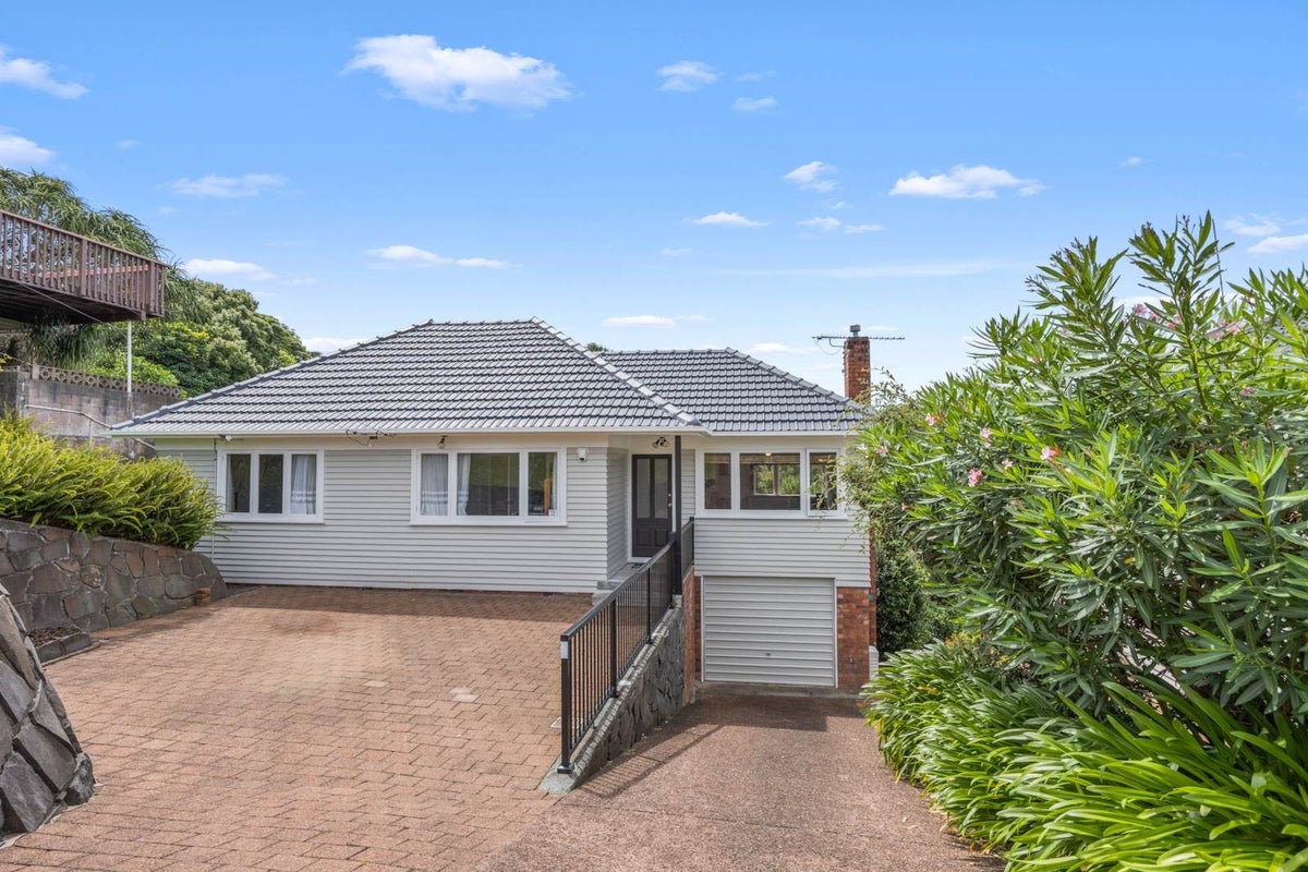 58 Belfast Street, Hillsborough, Auckland - Carousel 1