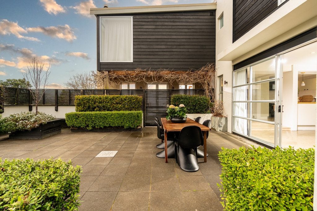 51 Amesbury Drive, Churton Park, Wellington - Carousel 50