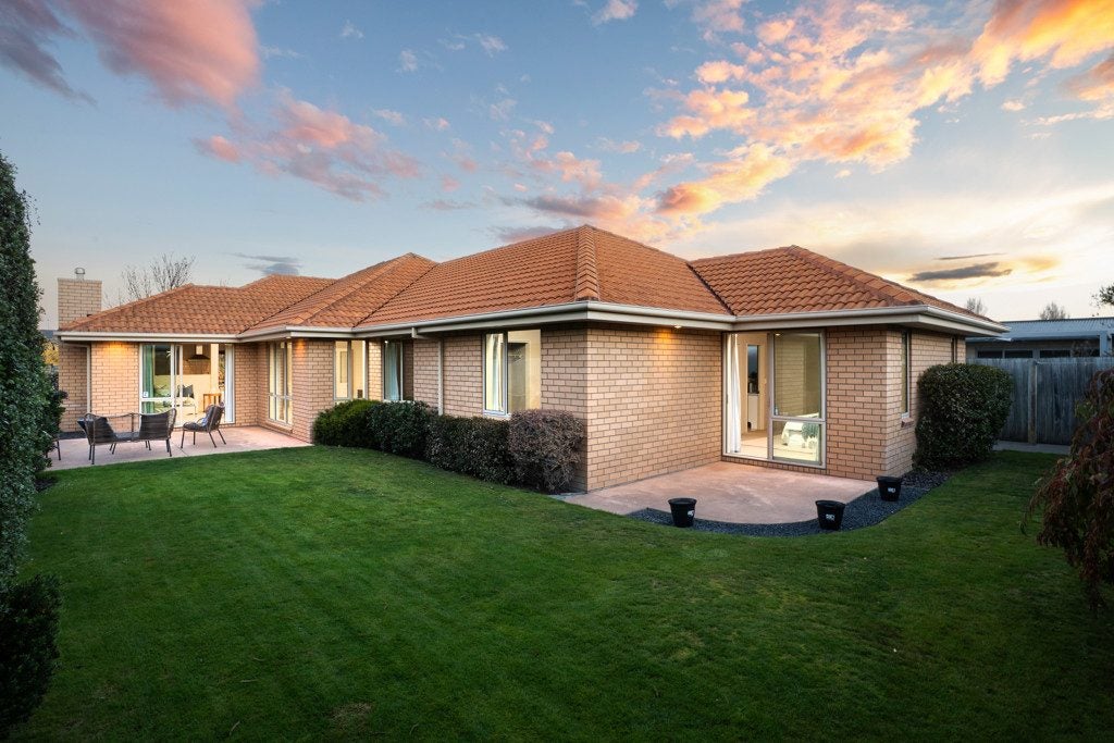 8 Bayliss Close, Northwood, Christchurch - Carousel 1