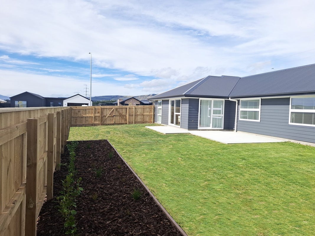 69 Atlantic Drive, Fitzherbert, Palmerston North - Carousel 2