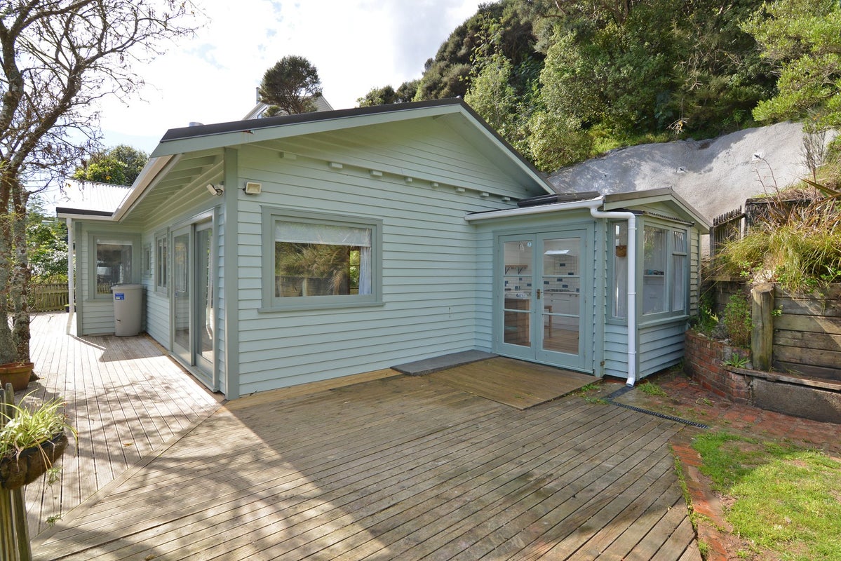 48 Cluny Road, Plimmerton, Porirua, Wellington - Carousel 1