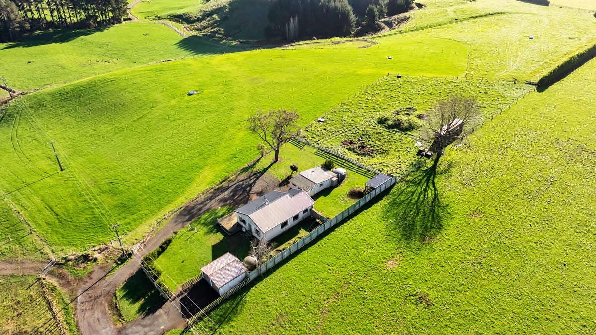 328 Austin Road, Hawera - Carousel 36