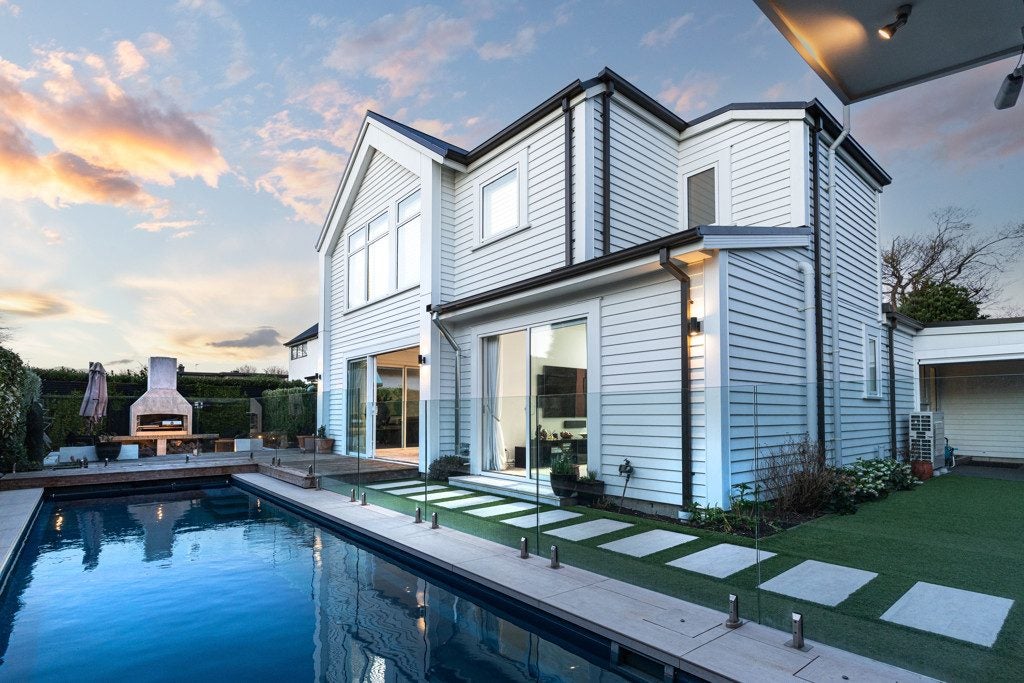 195 Fendalton Road, FENDALTON, CHRISTCHURCH - Carousel 1