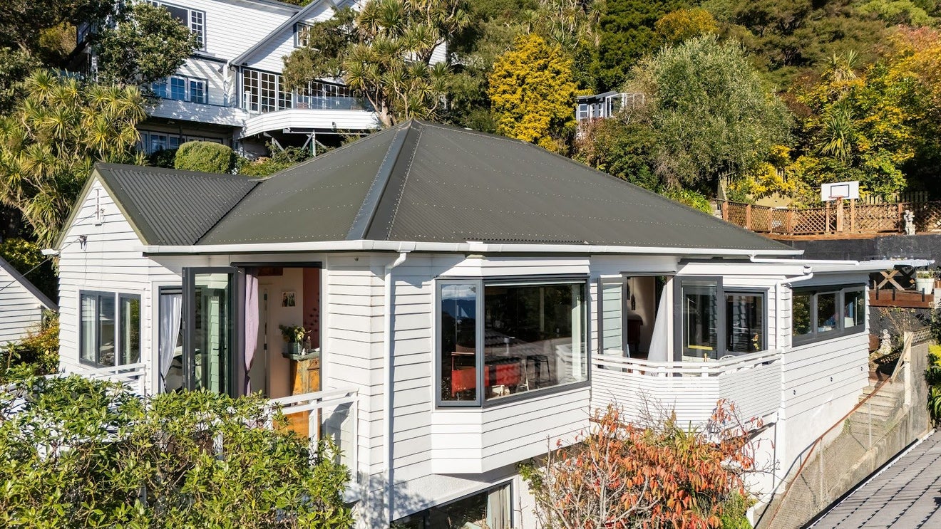 32 Rona Street, Eastbourne, Lower Hutt - Carousel 2