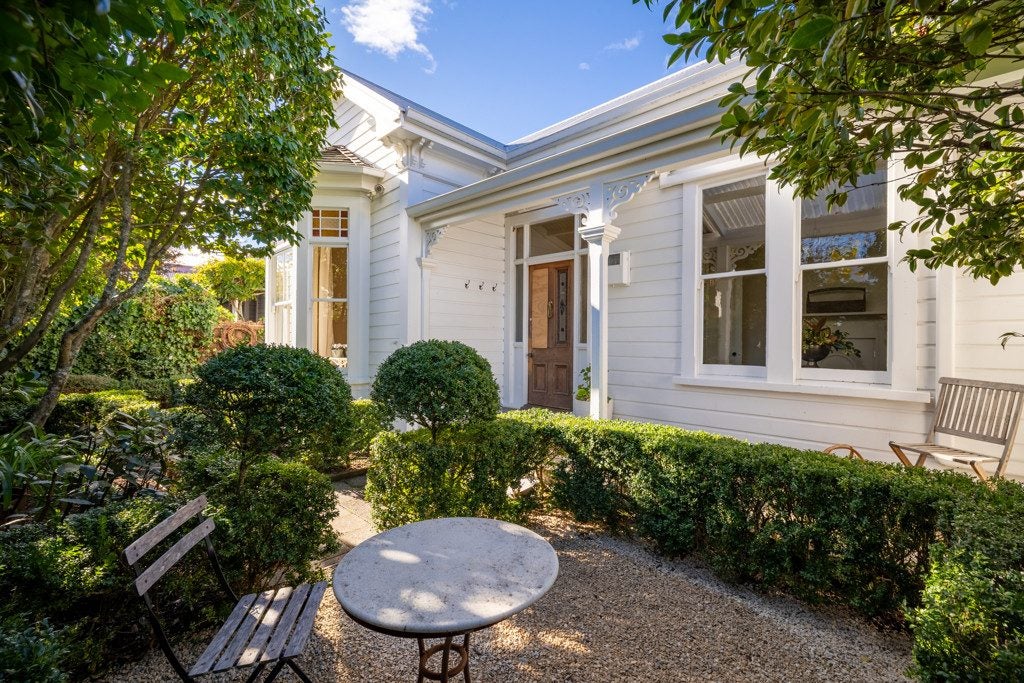 163 Collingwood Street, Nelson, Nelson - Carousel 1