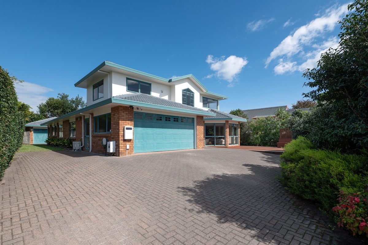 29 Thelma Place, Lynmore, Rotorua - Carousel 1