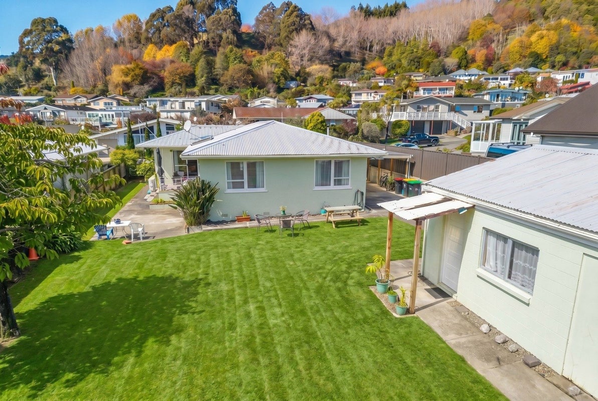 36 Churchill Avenue, Richmond - Carousel 1