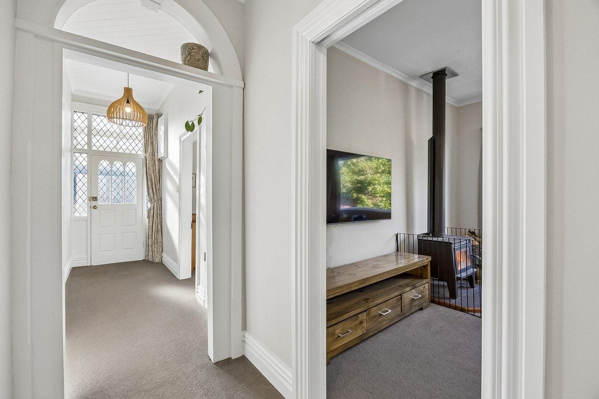 11 Hazel Avenue, Caversham, Dunedin - Carousel 2
