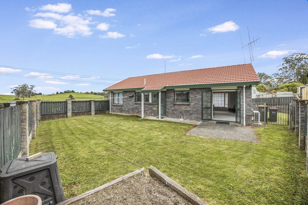 28A Foster Road, Temple View, Hamilton - Carousel 1