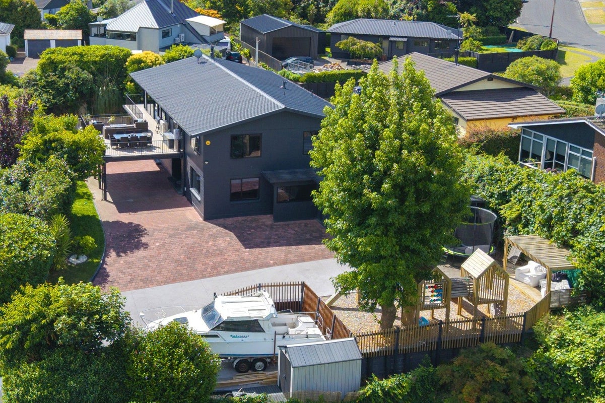 1 Norfolk Road, Waipahihi, Taupo - Carousel 31