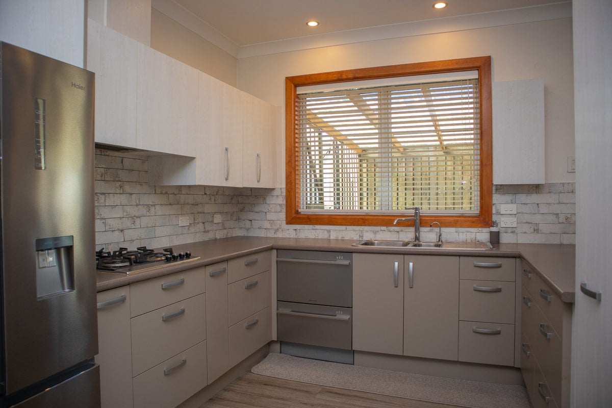 41 Palmerston Street, Greymouth, Greymouth - Carousel 2