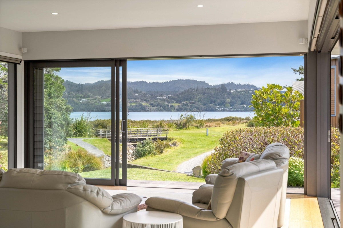 19 Ajax Head, Pauanui, Pauanui - Carousel 1