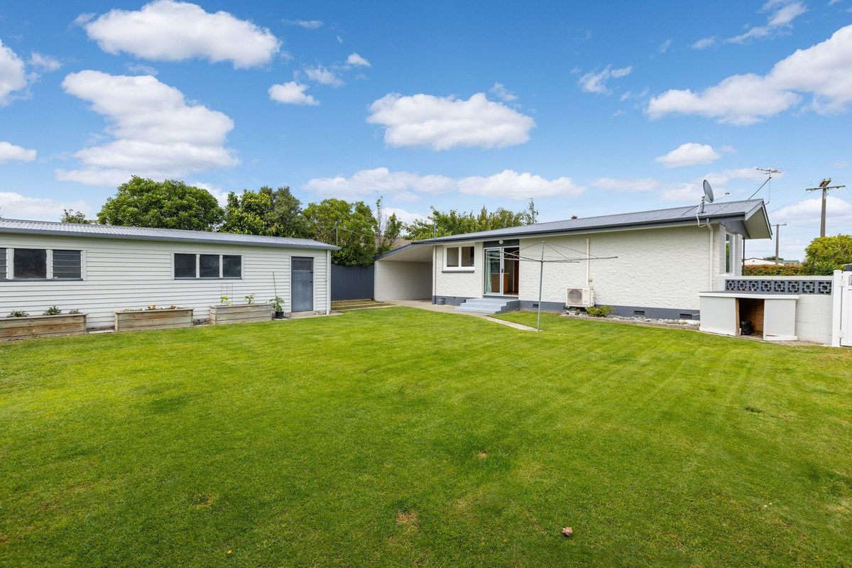 7 Karina Crescent, Redwoodtown, Blenheim - Carousel 2