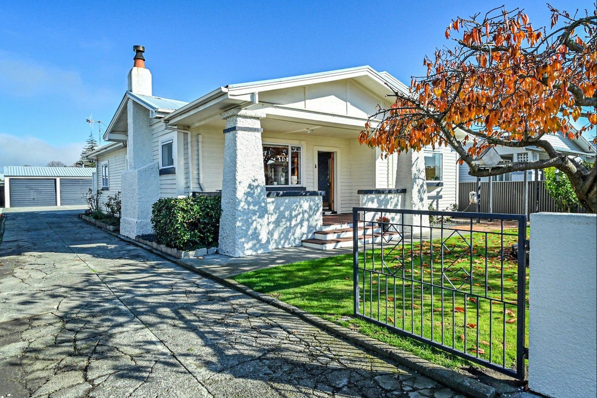 702 Methuen Street, Saint Leonards, Hastings - Carousel 1