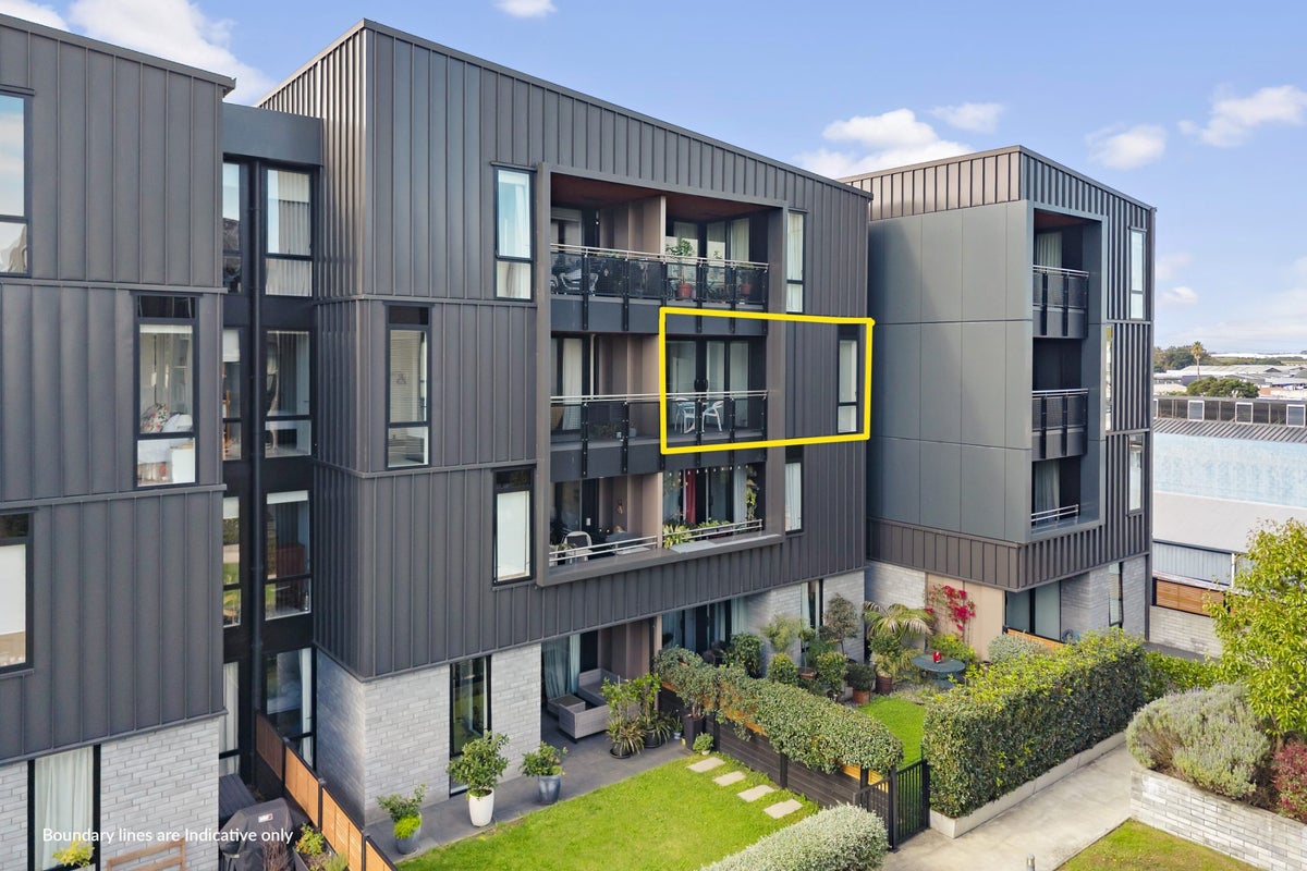307/64 Victoria Street, Onehunga, Auckland - Carousel 1