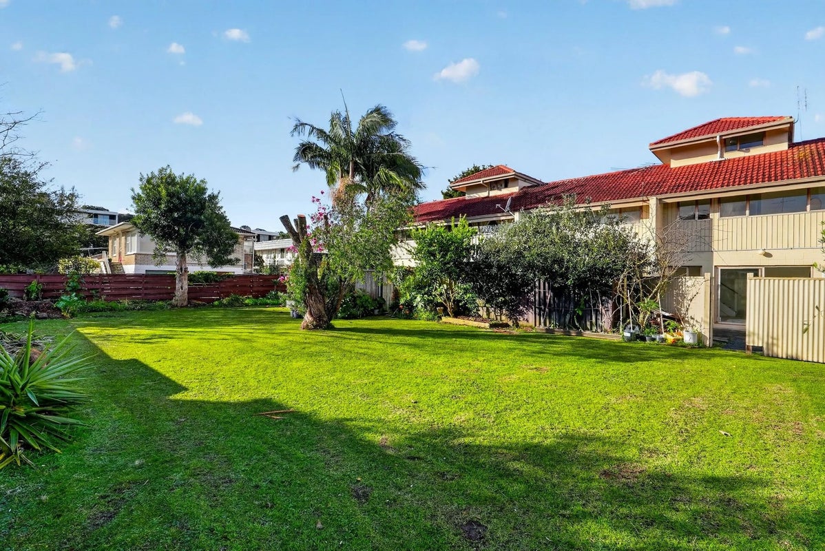 4/3 Glen Road, Browns Bay, Auckland - Carousel 11