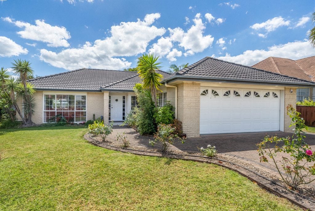 48 Claremont Way, East Tamaki Heights, Auckland - Carousel 1
