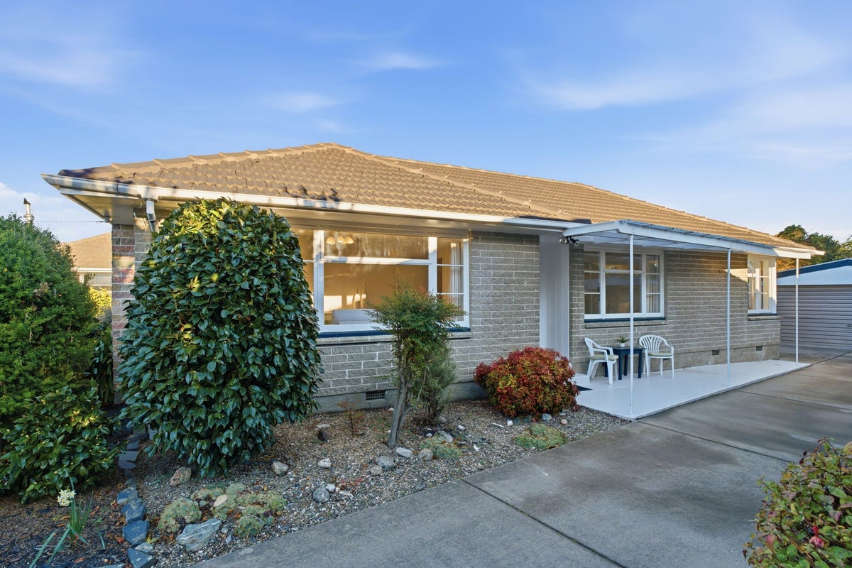 15 Palmside Street, Somerfield, Christchurch - Carousel 1
