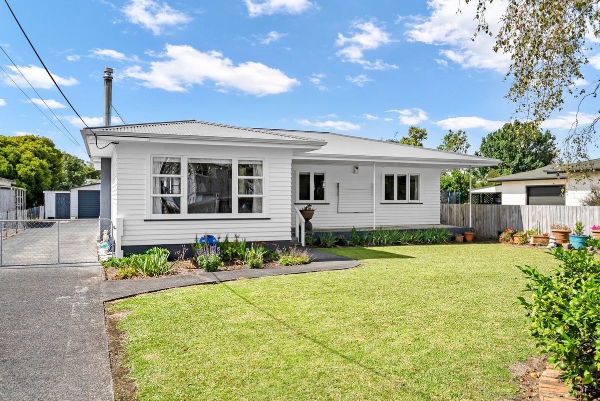 6 Cobham Place, Tikipunga, Whangarei - Carousel 1