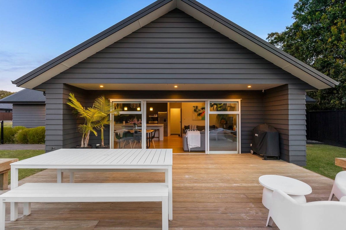 6 Abernethy Way, Patumahoe, Pukekohe - Carousel 1