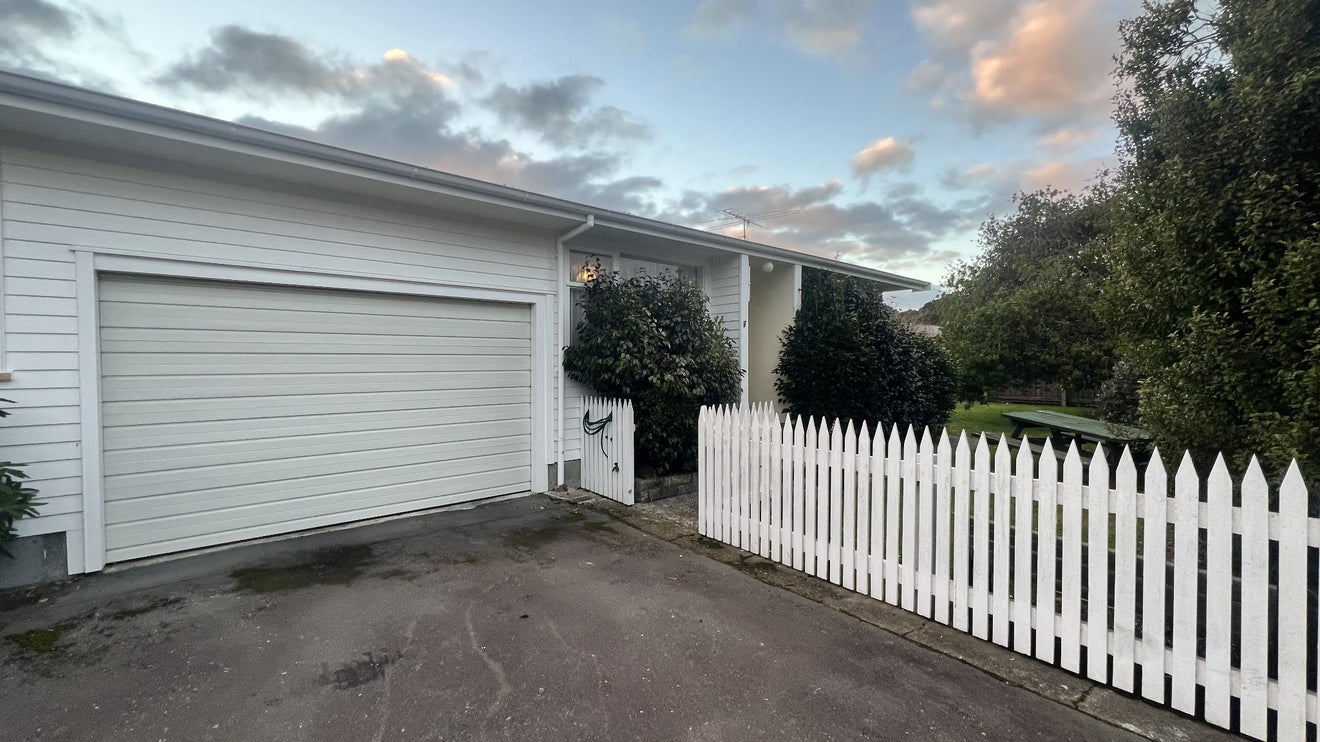 5 Whirinaki Crescent, Heretaunga, Upper Hutt - Carousel 1