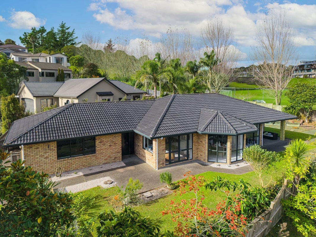 3 Cricklade Terrace, Windsor Park, Auckland - Carousel 2