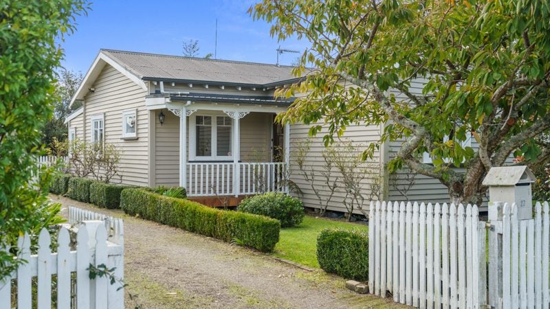 27 Oxford Street, Fairfield, Hamilton - Carousel 2