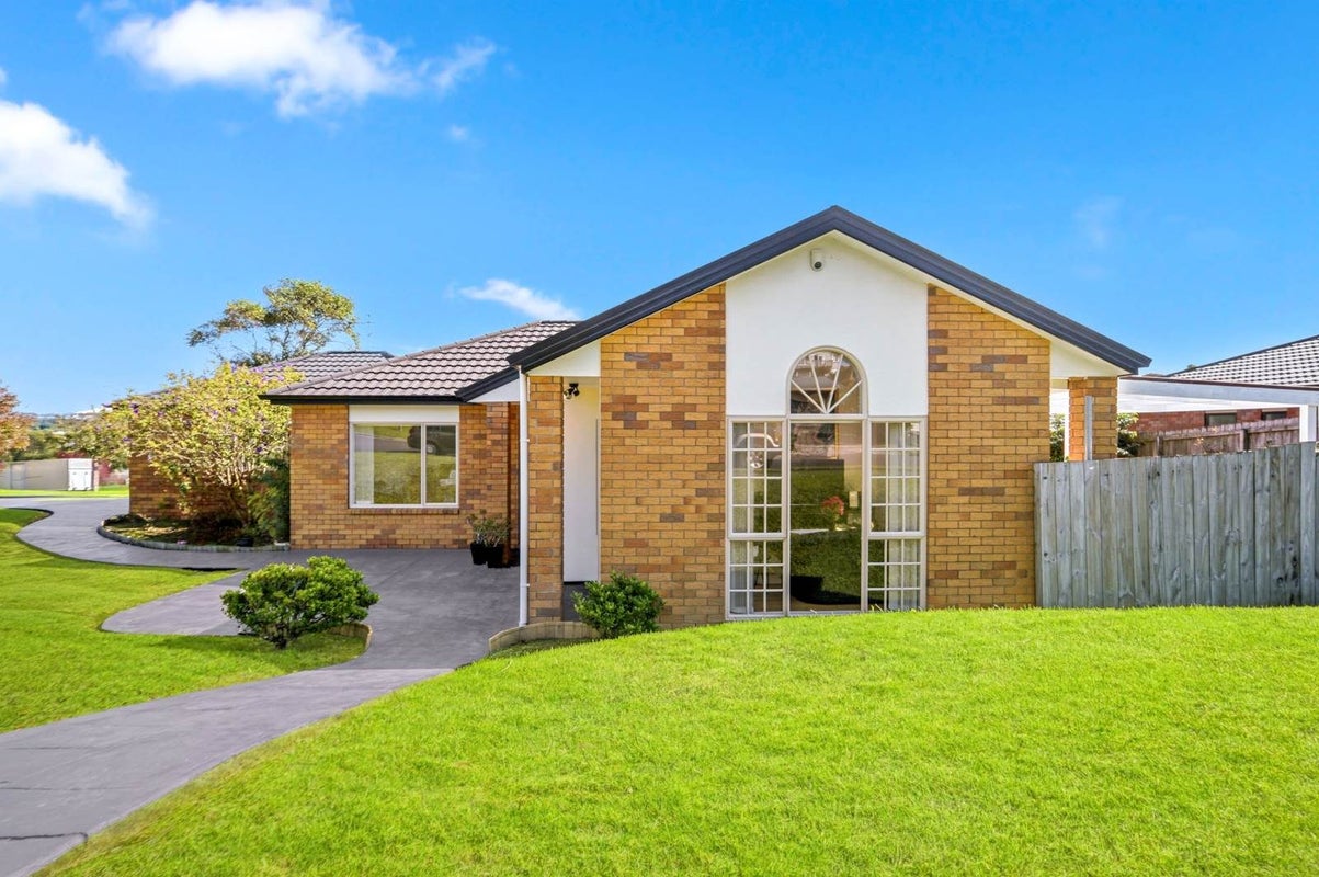 77 Nimstedt Avenue, Oteha, Auckland - Carousel 1