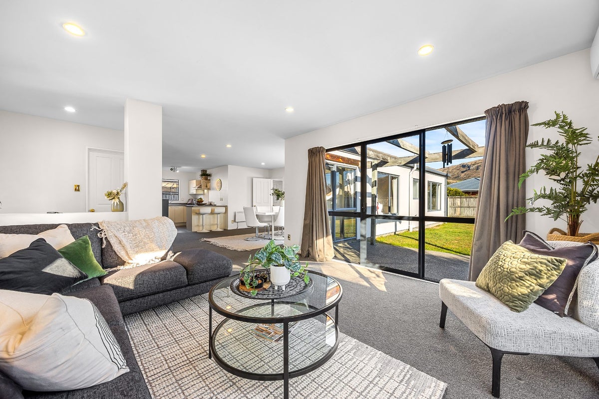 2 Wendy Place, Heathcote Valley, Christchurch - Carousel 1
