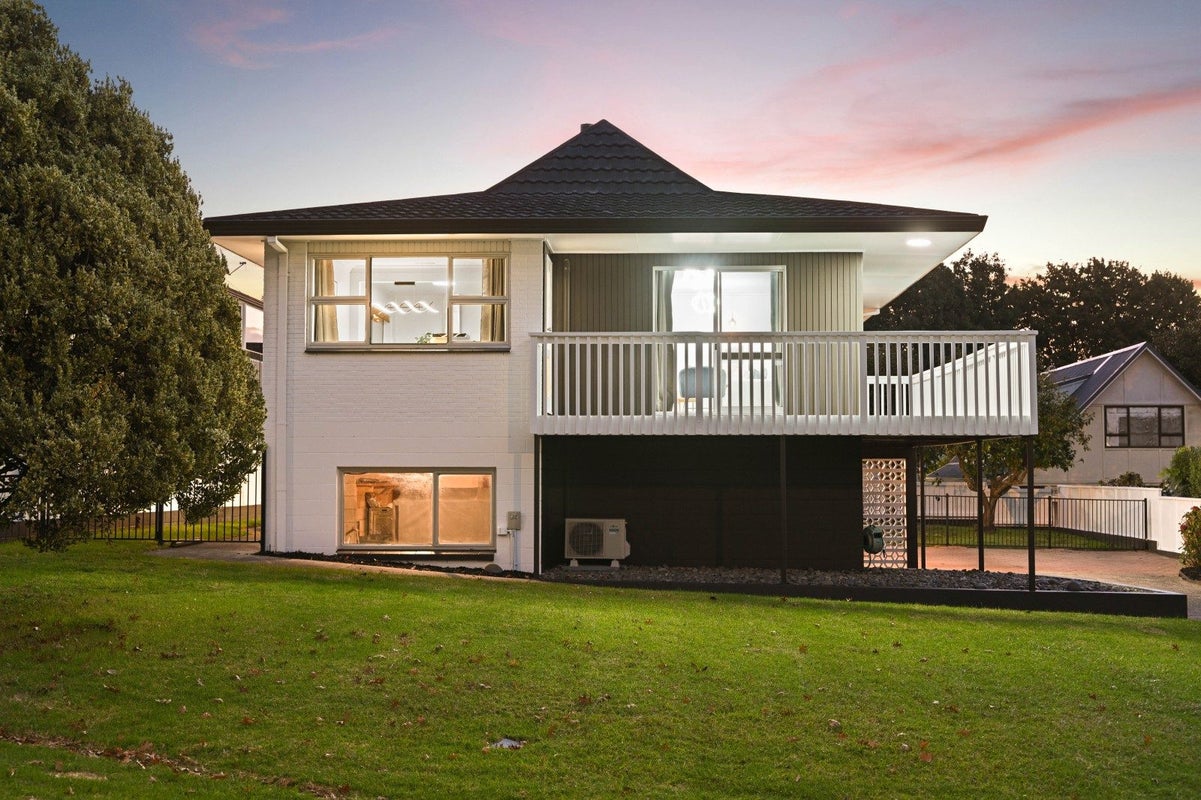 343 Hukanui Road, Queenwood, Hamilton - Carousel 1