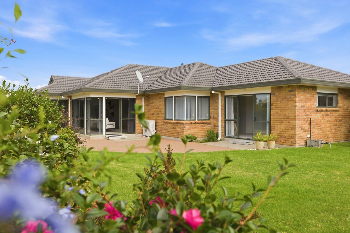 655 Grenada Street, Papamoa Beach, Papamoa - Carousel 1