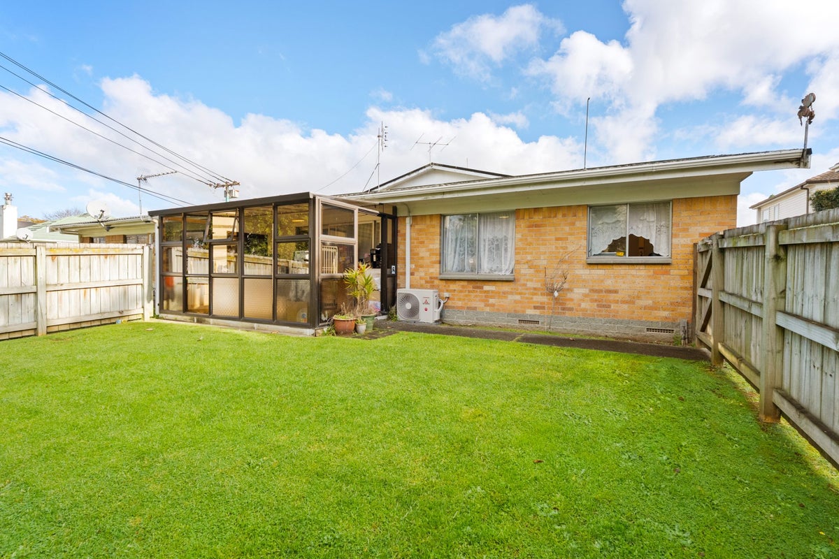 4/3 Opaheke Road, Papakura, Auckland - Carousel 1