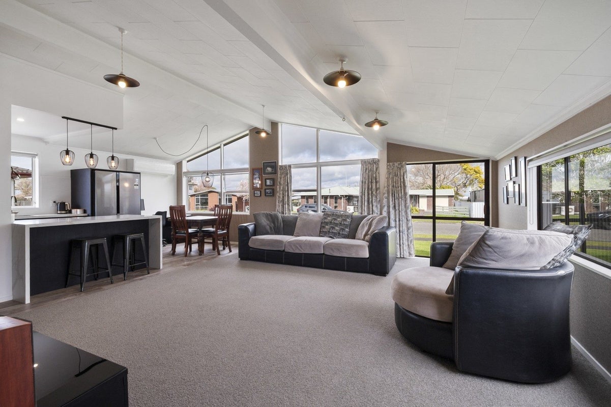 11 Ashdown Crescent, Feilding, Feilding - Carousel 2