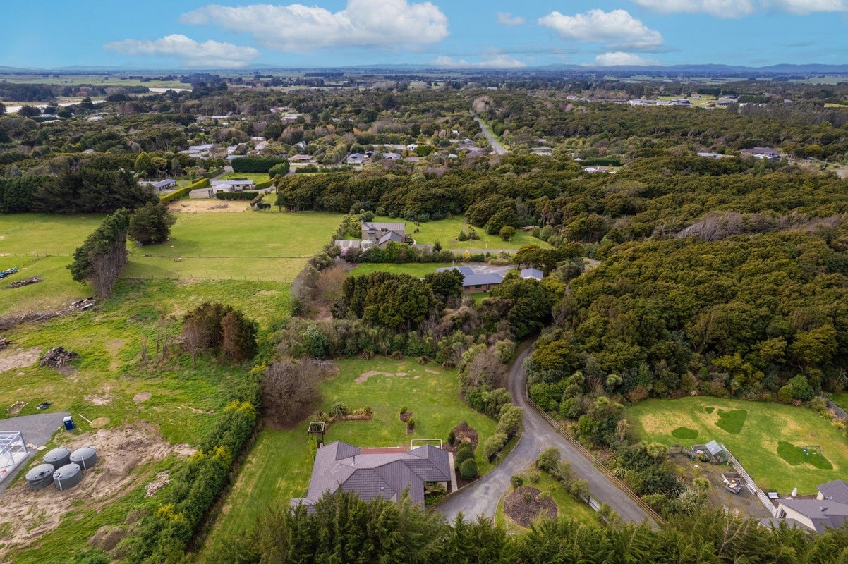 40 Matua Grove, Otatara - Carousel 42
