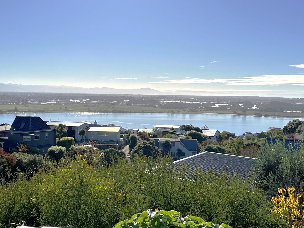 31 Janice Place, Mount Pleasant, Christchurch - Carousel 2