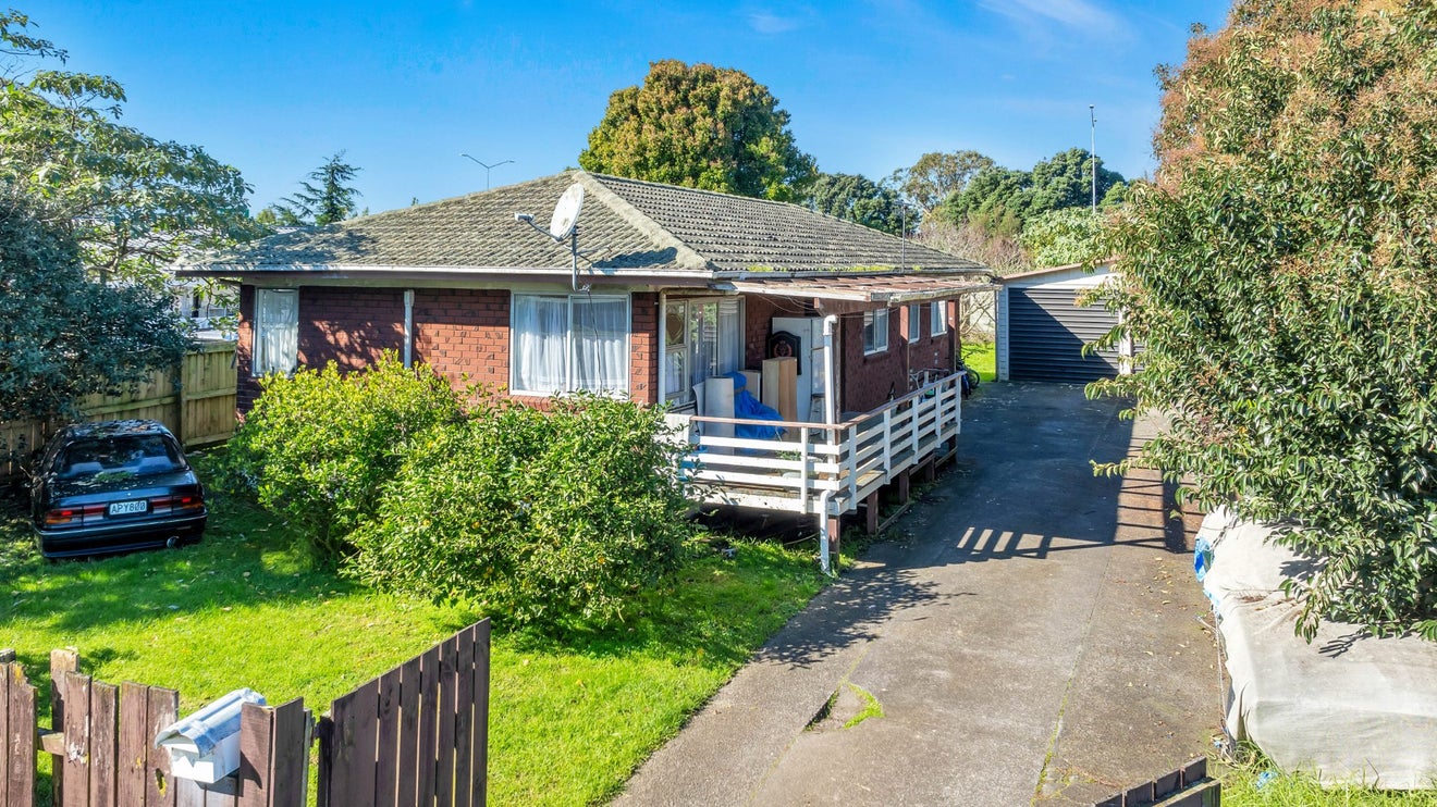 16 Vimy Place, Mangere, Auckland - Carousel 1