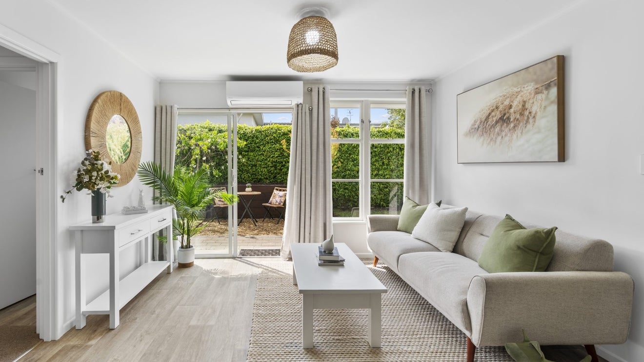 3/10A Meeanee Quay, Westshore, Napier - Carousel 1