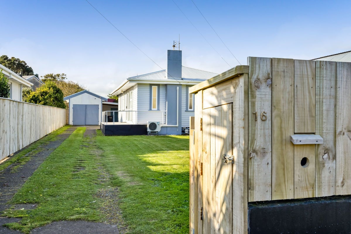 16 Grey Street, Normanby, Hawera - Carousel 25
