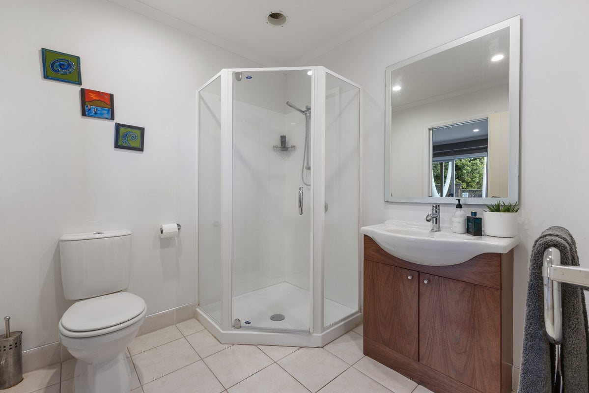 17 Lastel Place, Shelly Park, Auckland - Carousel 22
