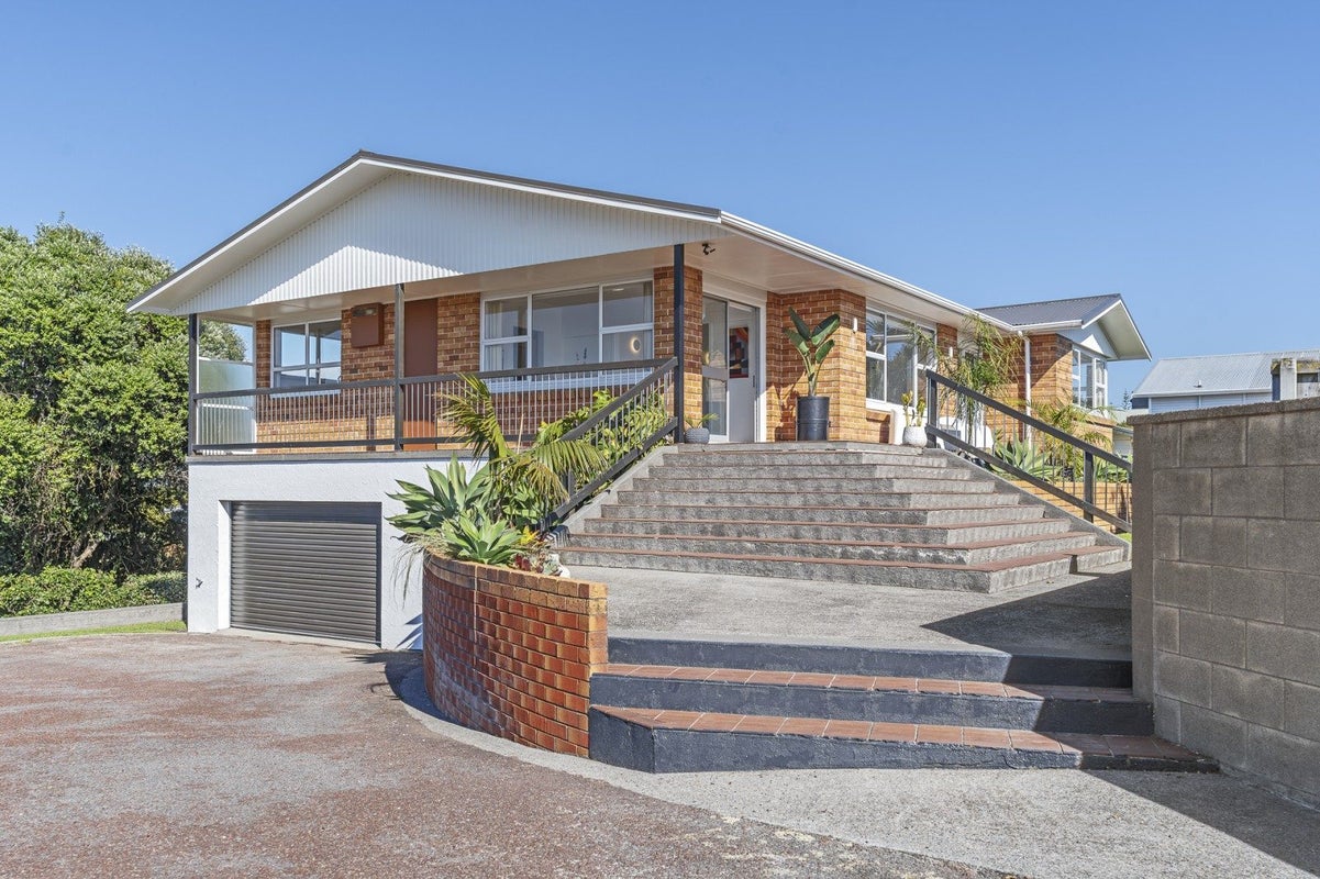 266B Courtenay Street, Strandon, New Plymouth - Carousel 1