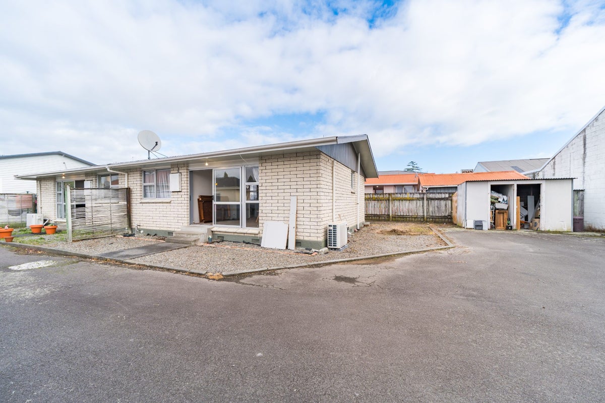 23/135 Ferguson Street, West End, Palmerston North - Carousel 2