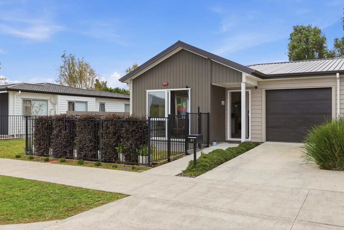 31 Harore Road, Takanini, Auckland - Carousel 1