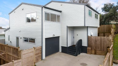 4 Kearney Place, Massey, Auckland - Carousel 1
